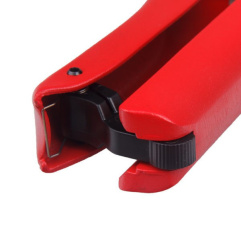 Detail na rúčku nožníc na PVC trubky SOLUTION CN 819
